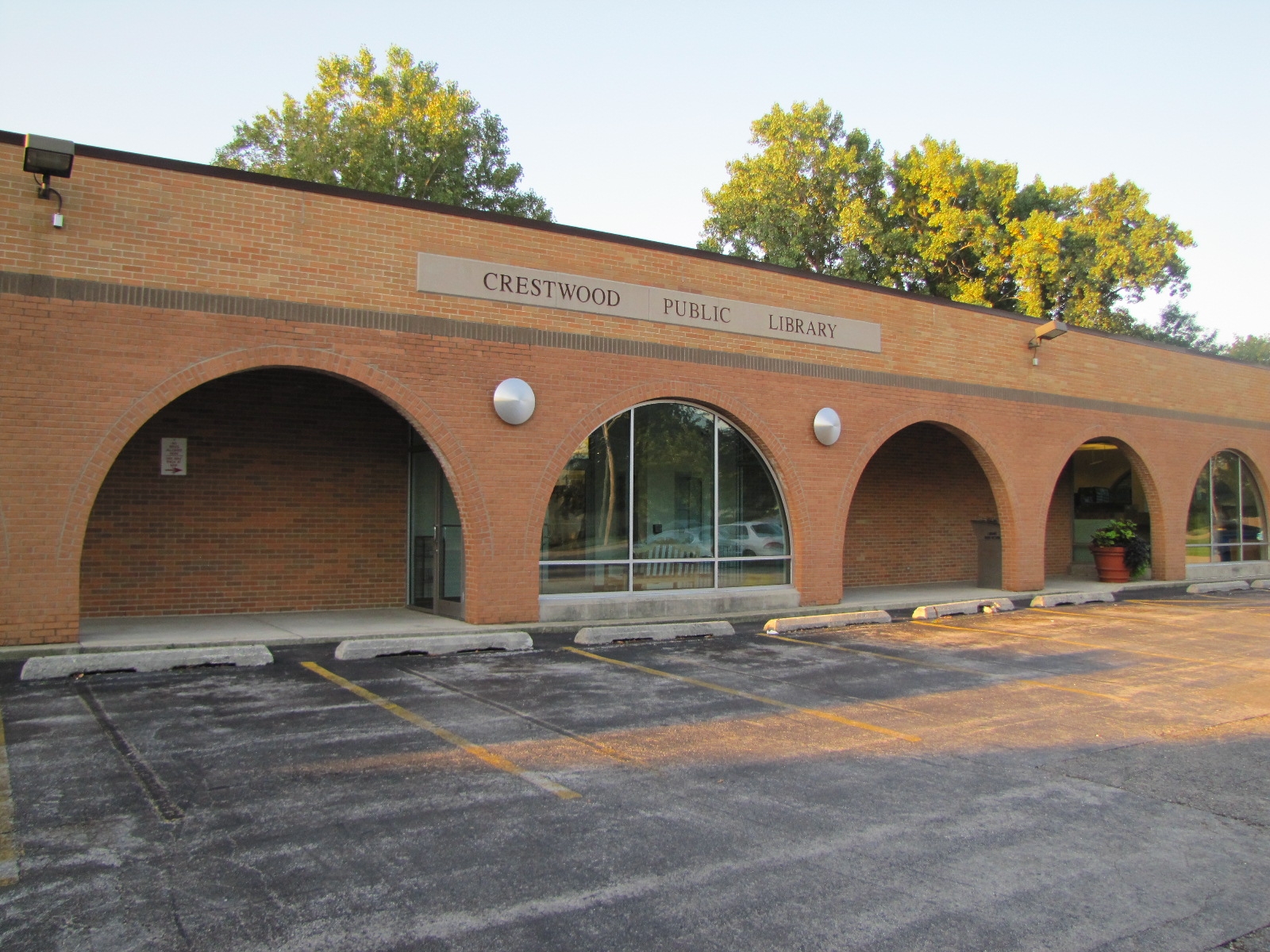 Crestwood Public Library Featherstone Project + Construction Management
